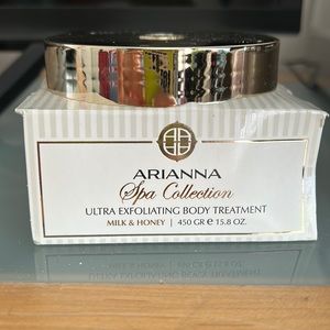 Ariana Spa Collextion Ultra Exfoliating Body Treatment | Milk & Honey 15.8oz